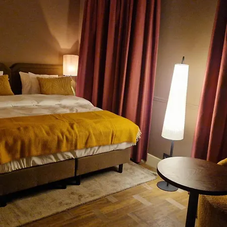 Paleis 4* Haga